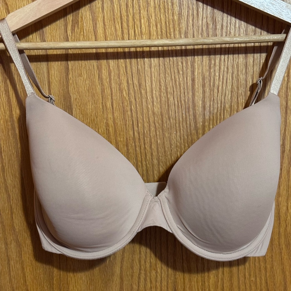 Victoria’s Secret tshirt lightly lined full coverage bra sz 32 DDD